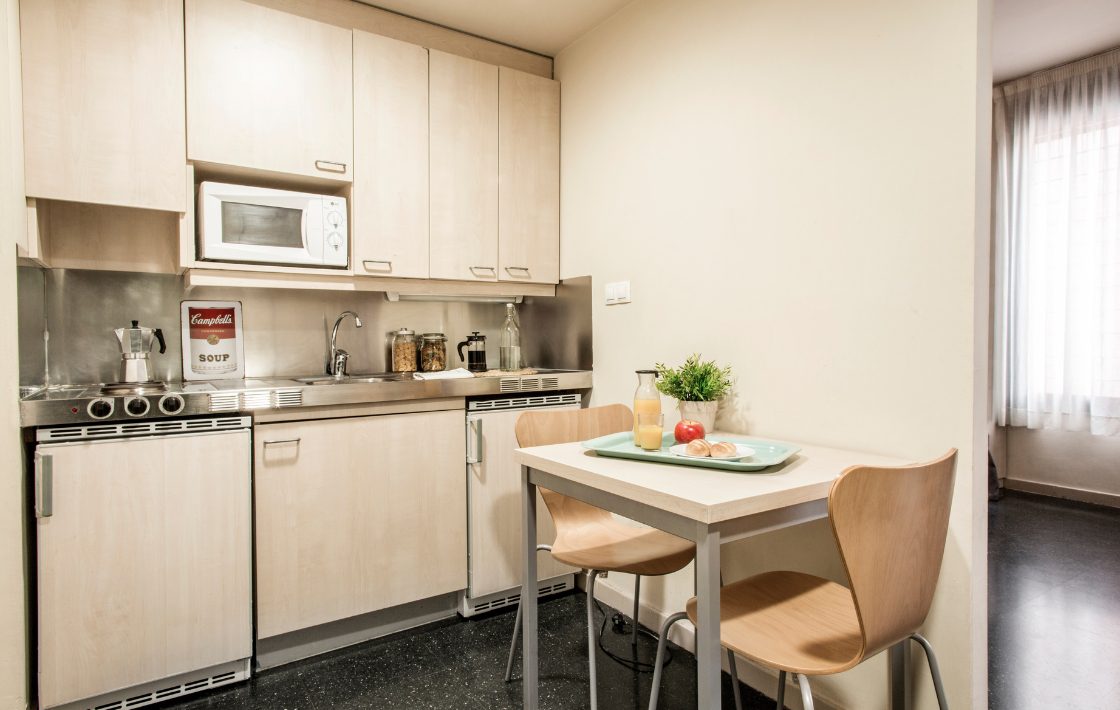 Habitaciones-estudiantes-resa-individual-cocina-Carrussel-Cabecera-Desk.-Ficha-Hab-1120x710