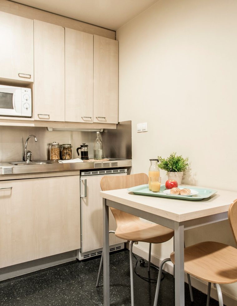 Habitaciones-estudiantes-resa-individual-cocina-Carrussel-Cabecera-Desk.-Ficha-Hab-760x980