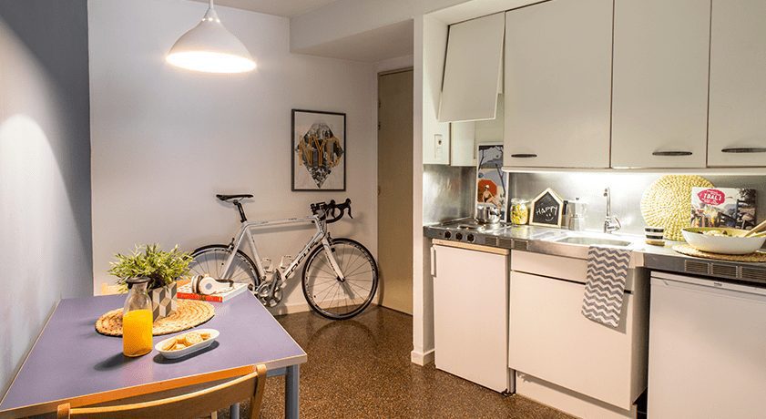 Habitaciones estudiantes resa la ciutadella estudio doble cocina Carrussel Cabecera Desk. Ficha Hab 841x531