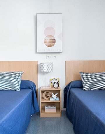 Habitaciones estudiantes resa lesseps estudio doble dos camas individuales Carrussel Mobile cabecera-360x460
