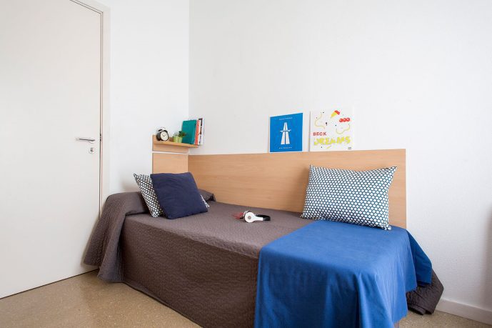 habitacion doble en duplex resa sevilla cama individual