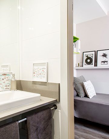 habitaciones estudiantes resa barcelona diagonal baño compartido 360px