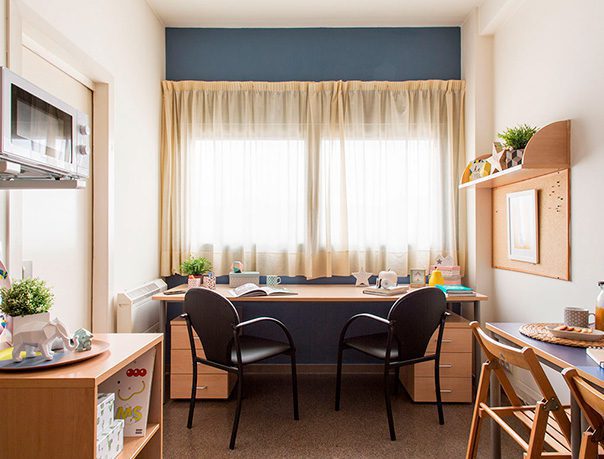 habitaciones universitarias estudio doble escritorio resa ourense